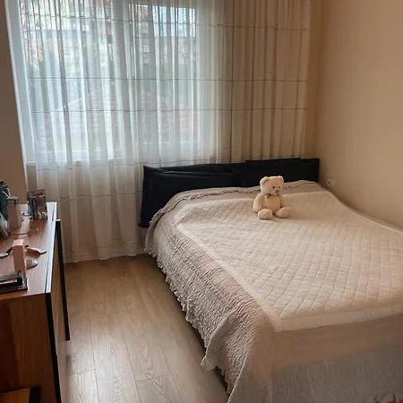 Jojo * Tirana